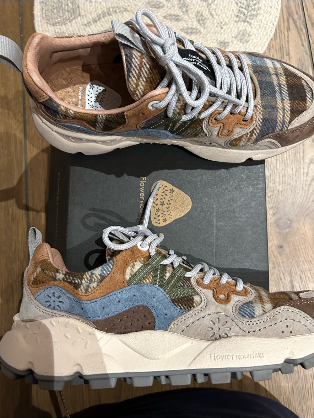 Women's Flower Mountain sneakers